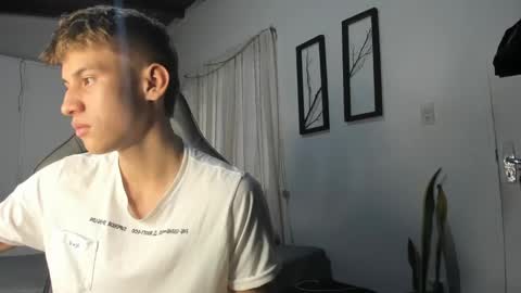 Snapshot of miguel_hz chatting on February 3, 9:07 pm Miguel Hernandez online show from February 3, 9:07 pm