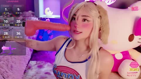   online show from April 7, 12:18 pm