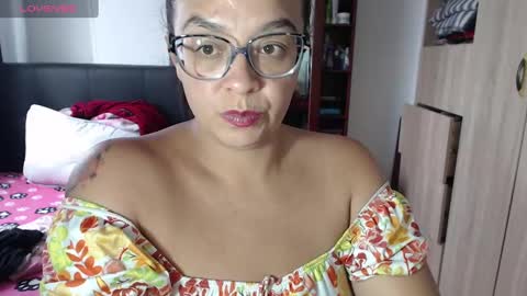 Snapshot of miia_big1boobs chatting on February 13, 9:50 pm miia big1boobs online show from February 13, 9:50 pm
