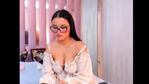 Mia  online show from October 8, 10:32 am