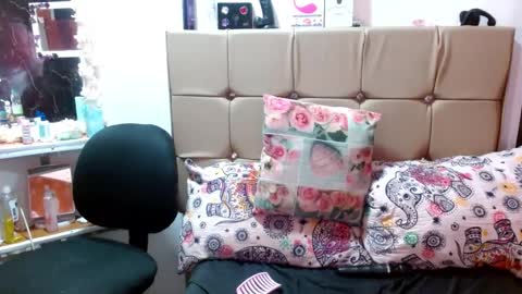 miia online show from February 12, 8:18 pm