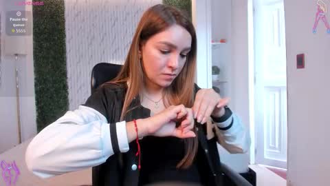 Miia 3 online show from November 20, 12:37 pm