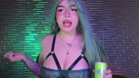 Snapshot of miia_zarate chatting on February 14, 12:30 am Ma - online show from February 14, 12:30 am