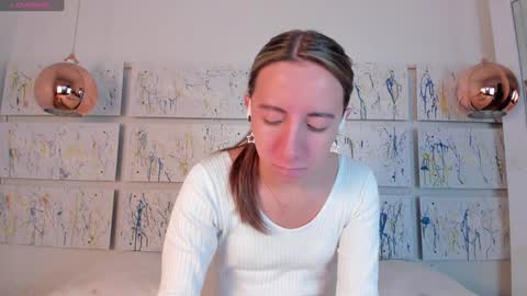 Snapshot of miiaa_doll chatting on January 28, 11:49 am MIIA online show from January 28, 11:49 am