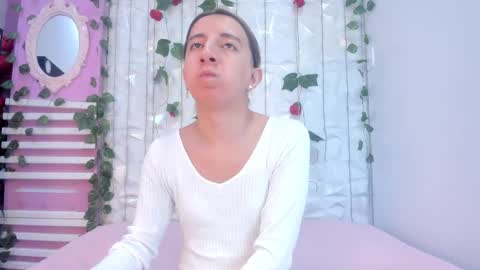 Snapshot of miiaa_doll chatting on February 12, 11:40 am MIIA online show from February 12, 11:40 am