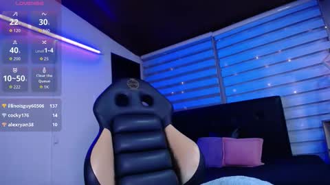 Snapshot of miiaa_evans1 chatting on September 18, 8:35 pm miiaa_evans1 online show from September 18, 8:35 pm