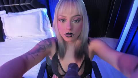 Mia Monroe online show from May 23, 5:25 am
