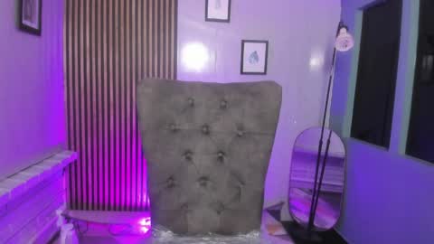 miilu  online show from June 3, 3:20 am