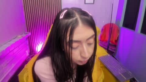 miilu  online show from April 1, 3:40 am