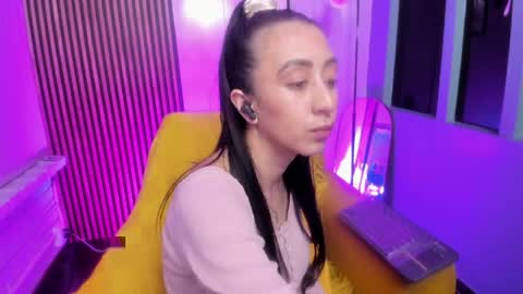 miilu  online show from April 18, 3:52 am