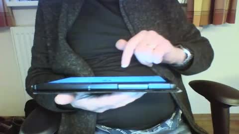 Snapshot of mik116 chatting on January 3, 3:01 pm mik online show from January 3, 3:01 pm