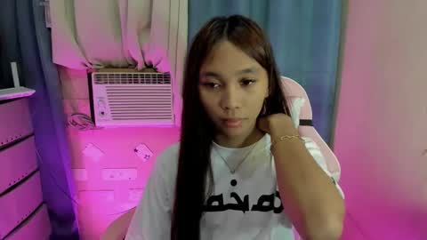 MIKA online show from March 8, 5:39 pm