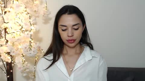 Mika online show from October 30, 8:42 pm