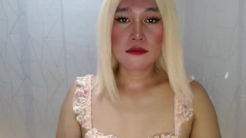 Hi im Avah online show from April 9, 11:49 am