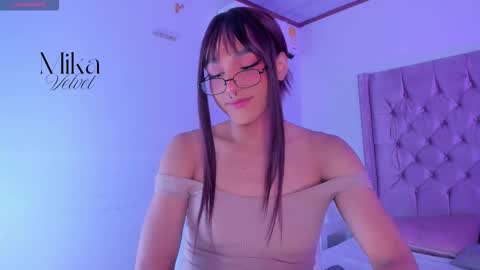 mika_velvet online show from January 14, 11:57 pm