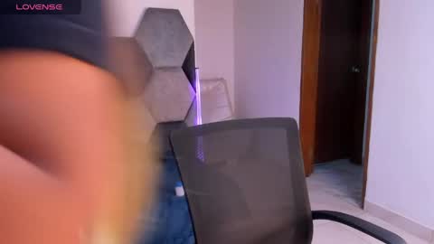 Mikaela blondie bigass online show from May 15, 10:06 pm