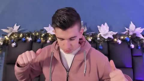 mikael online show from December 18, 4:19 am