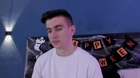 mikael online show from October 25, 5:19 am