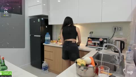 Snapshot of mikakimura chatting on February 18, 3:41 pm Miko now i live in Vietnam online show from February 18, 3:41 pm