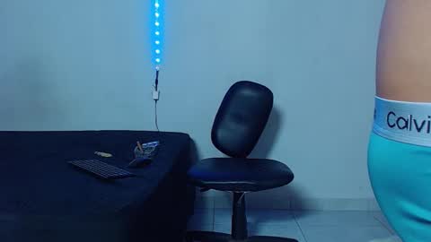 Mike IMDEPENDIENT MODEL online show from December 14, 2:07 am