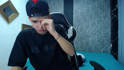 Mike 0233 online show from November 21, 6:11 am