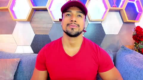 Snapshot of mike_estevess chatting on February 6, 11:42 am online show from February 6, 11:42 am