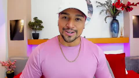 Snapshot of mike_estevess chatting on February 19, 10:31 pm online show from February 19, 10:31 pm
