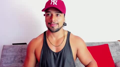 Snapshot of mike_estevess chatting on February 9, 11:04 am online show from February 9, 11:04 am