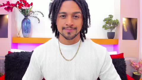 Snapshot of mike_estevess chatting on January 30, 6:35 am online show from January 30, 6:35 am