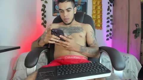 mikee_scooth online show from February 6, 7:45 am