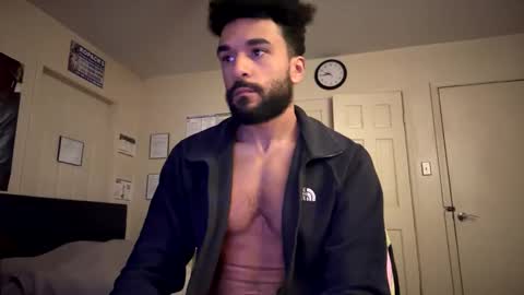 Snapshot of mikemikemikey9996 chatting on October 24, 1:28 am mikemikemikey9996 online show from October 24, 1:28 am