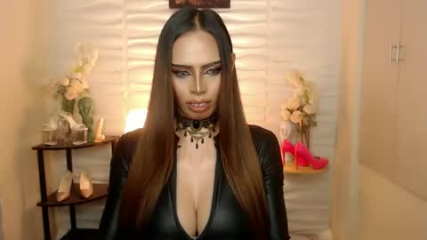 Mistress MikeyAlawi online show from December 7, 5:10 am