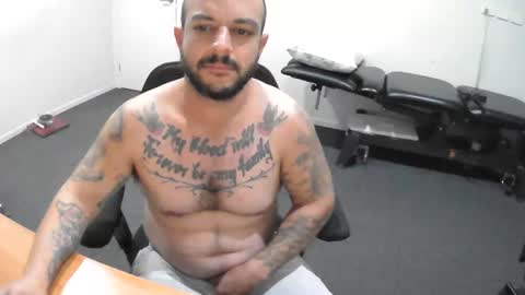 mikeyd87496034 online show from July 15, 7:46 am