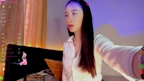 Snapshot of mikeyvioleta chatting on January 7, 6:35 pm VIOLETAMIKE online show from January 7, 6:35 pm
