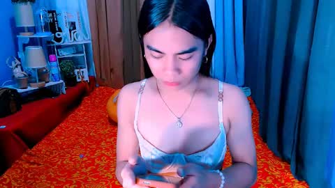 Snapshot of mikhayla_and_zeus_room chatting on March 11, 4:19 am Mikhayla and Zeus online show from March 11, 4:19 am