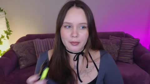 Snapshot of miki_miki_cutie chatting on January 21, 8:21 pm Mikki online show from January 21, 8:21 pm