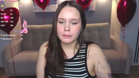 Snapshot of miki_miki_cutie chatting on February 14, 11:31 pm Mikki online show from February 14, 11:31 pm