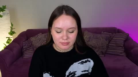 Snapshot of miki_miki_cutie chatting on January 15, 8:26 pm Mikki online show from January 15, 8:26 pm
