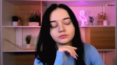 miki_ti online show from December 14, 6:19 am