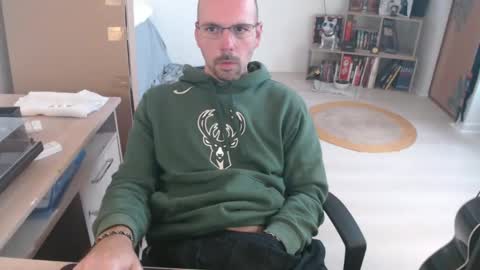 mikmik91 online show from October 16, 9:53 am