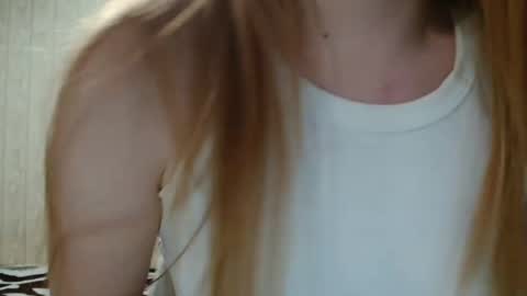 miku_sanders2 online show from February 6, 10:21 pm
