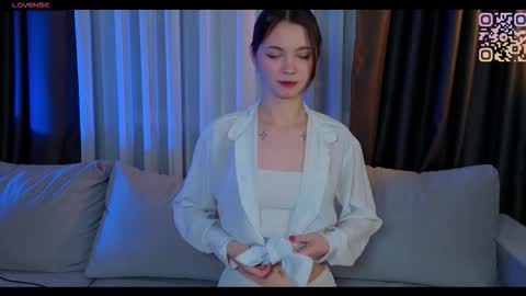 Milkiss online show from November 19, 2:27 pm