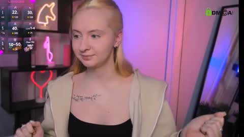 mila_glow online show from December 14, 7:31 pm