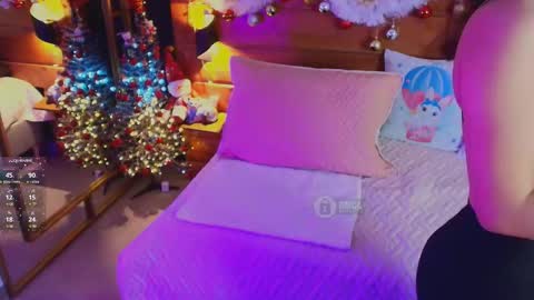 Milena  online show from December 5, 11:30 am