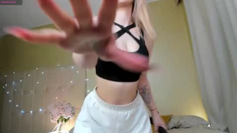 mila_kinor online show from February 2, 7:20 am