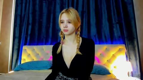 mila_kinor online show from February 24, 4:49 am