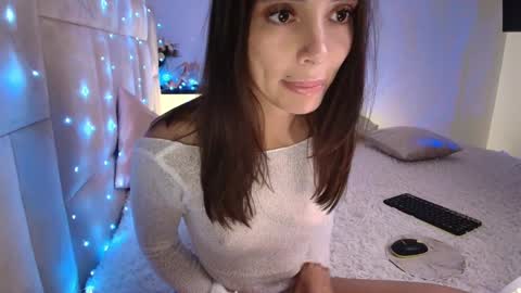 Snapshot of mila_may_ chatting on December 5, 4:15 am mila may online show from December 5, 4:15 am