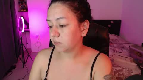 Snapshot of mila_phoenix chatting on October 23, 9:33 am mila_phoenix online show from October 23, 9:33 am