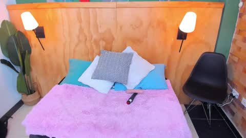 Mila and samy online show from November 10, 11:46 am