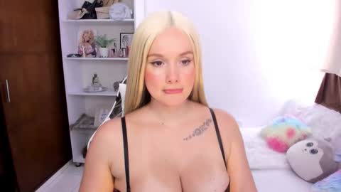 Mila online show from October 29, 7:03 pm